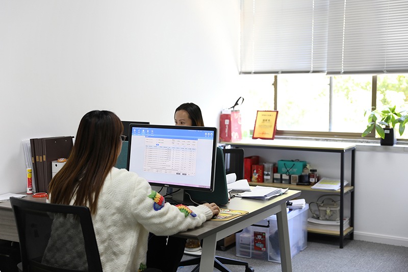 整潔明亮的辦公室-財(cái)務(wù)部1