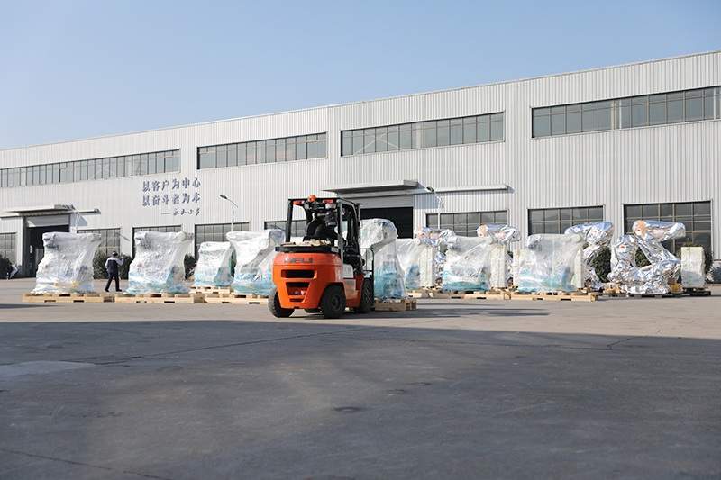 前迅機(jī)電工廠 工業(yè)機(jī)器人到貨 圖2