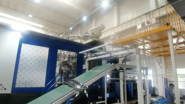 注塑設(shè)備機器人上下料
