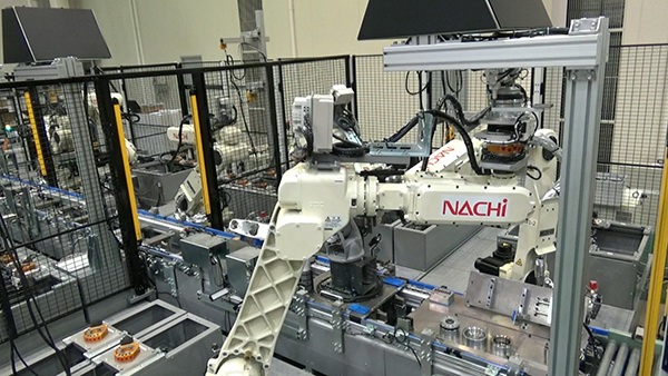 MC20機(jī)器人自動(dòng)化裝配（自動(dòng)涂膠）