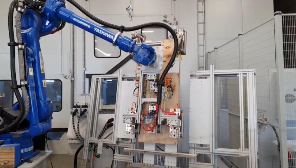 MOTOMAN-SP165-105自動化搬運上下取送板材